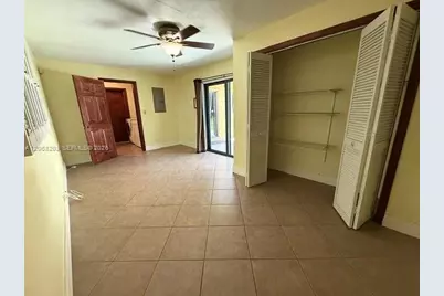 1124 NE 7th St, Hallandale Beach, FL 33009 - Photo 16