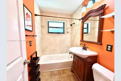 1124 NE 7th St, Hallandale Beach, FL 33009 - Photo 28