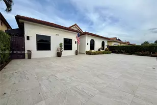 2802 SW 149th Pl, Miami, FL 33185 - Photo 2