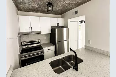 190 NW 69th St #6, Miami, FL 33150 - Photo 2