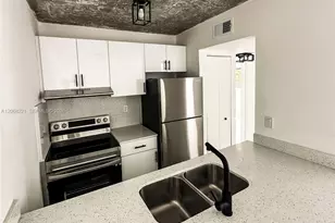 190 NW 69th St, Miami, FL 33150 - Photo 2