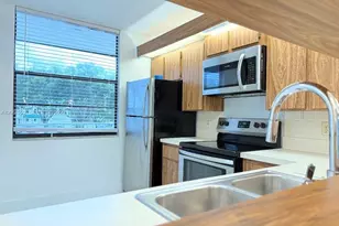 3526 Whitehall Dr, West Palm Beach, FL 33401 - Photo 10