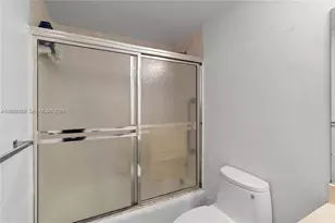 5001 Collins Ave, Miami Beach, FL 33140 - Photo 20