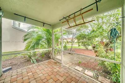 8040 Sanibel Dr #8040, Tamarac, FL 33321 - Photo 20