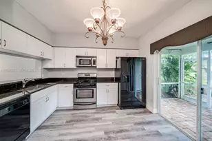 8040 Sanibel Dr, Tamarac, FL 33321 - Photo 6