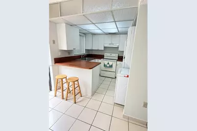 1701 W 42nd Pl #10, Hialeah, FL 33012 - Photo 4