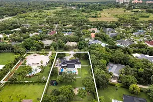 13880 SW 68th Ave, Palmetto Bay, FL 33158 - Photo 2
