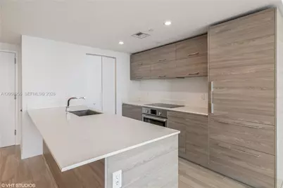 1300 S Miami Ave #2504, Miami, FL 33130 - Photo 4