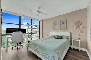 1000 Parkview Dr, Hallandale Beach, FL 33009 - Photo 10