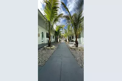 8227 Crespi Blvd #4, Miami Beach, FL 33141 - Photo 26