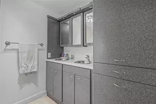 2400 Brickell Ave, Miami, FL 33129 - Photo 20