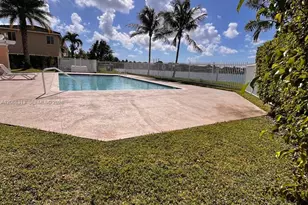 17722 SW 141st Ct, Miami, FL 33177 - Photo 2