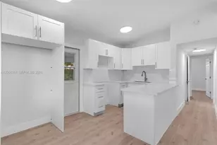 11445 SW 43rd Terrace, Miami, FL 33165 - Photo 8