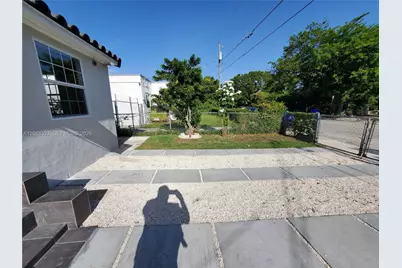 70 NW 33rd St, Miami, FL 33127 - Photo 6