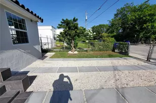70 NW 33rd St, Miami, FL 33127 - Photo 6