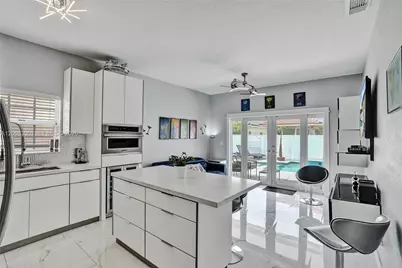8816 NW 149th Ter, Miami Lakes, FL 33018 - Photo 6