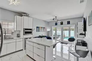 8816 NW 149th Terrace, Miami Lakes, FL 33018 - Photo 6