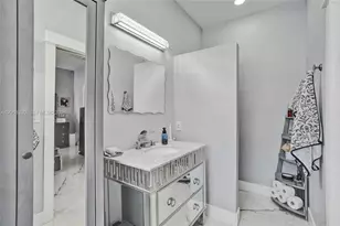 8816 NW 149th Terrace, Miami Lakes, FL 33018 - Photo 22