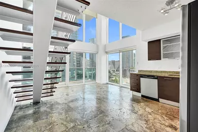 41 SE 5th St #1016, Miami, FL 33131 - Photo 2