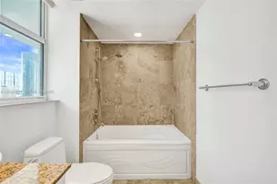 41 SE 5th St, Miami, FL 33131 - Photo 26