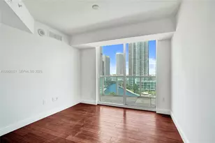 41 SE 5th St, Miami, FL 33131 - Photo 14
