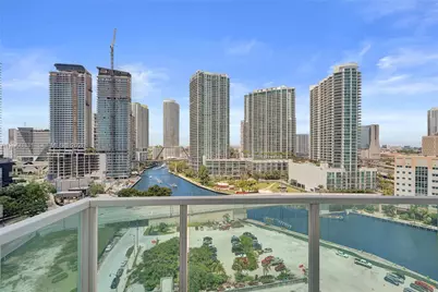41 SE 5th St #1016, Miami, FL 33131 - Photo 18