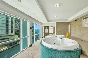 41 SE 5th St, Miami, FL 33131 - Photo 36