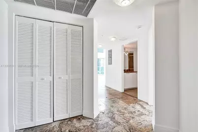 41 SE 5th St #1016, Miami, FL 33131 - Photo 12