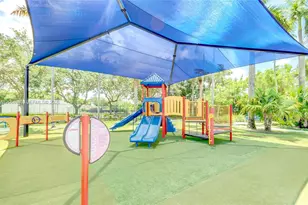 10237 NW 52nd Ln, Doral, FL 33178 - Photo 36