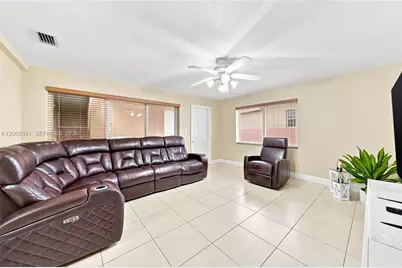 3180 W 3rd Ave, Hialeah, FL 33012 - Photo 14