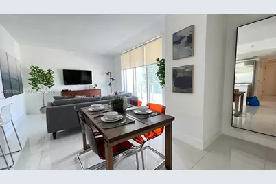 1300 Brickell Bay Dr #3400, Miami, FL 33131 - Photo 4