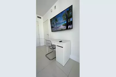 1300 Brickell Bay Dr #3400, Miami, FL 33131 - Photo 24