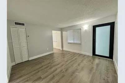 529 SW 4th St #303, Miami, FL 33130 - Photo 2