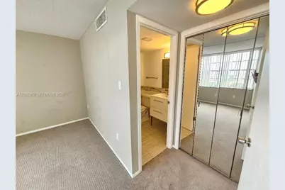 18081 Biscayne Blvd #1702, Aventura, FL 33160 - Photo 12