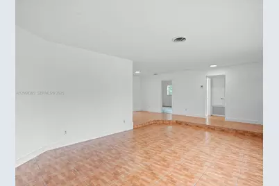 4545 NW 39th St, Lauderdale Lakes, FL 33319 - Photo 14