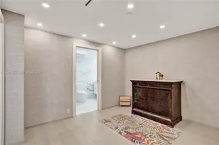 520 Brickell Key Dr, Miami, FL 33131 - Photo 14
