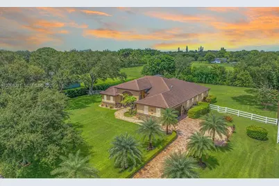 2979 SW 144th Ter, Davie, FL 33330 - Photo 2