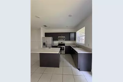 2739 SE 17th St, Homestead, FL 33035 - Photo 6
