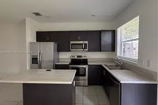 2739 SE 17th St, Homestead, FL 33035 - Photo 6