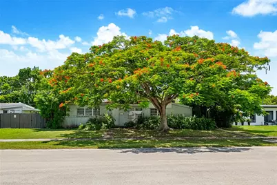 9280 Nautilus Dr, Cutler Bay, FL 33189 - Photo 6