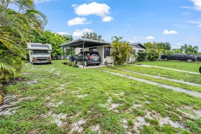 1365 NW 192nd Ter, Miami Gardens, FL 33169 - Photo 2