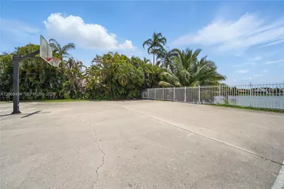 5202 NW 187th St, Miami Gardens, FL 33055 - Photo 24