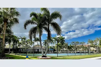 12171 SW 4th St, Pembroke Pines, FL 33025 - Photo 34