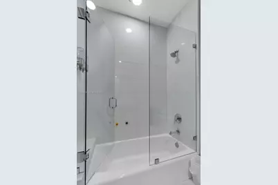 900 Brickell Key Blvd #2904, Miami, FL 33131 - Photo 24