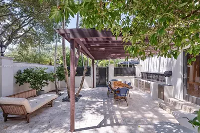 1001 NE 96th St, Miami Shores, FL 33138 - Photo 48