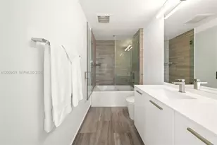 1300 Brickell Bay Dr, Miami, FL 33131 - Photo 20