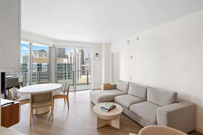 1300 Brickell Bay Dr #3501, Miami, FL 33131 - Photo 2