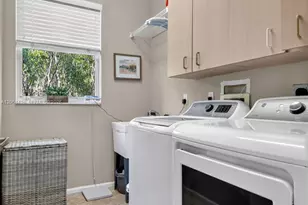 600 SW 167th Way, Pembroke Pines, FL 33027 - Photo 22