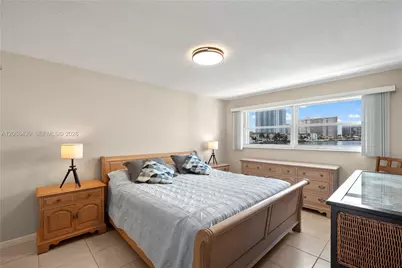 2600 Diana Dr #208, Hallandale Beach, FL 33009 - Photo 16
