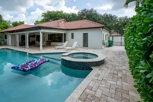 15600 NW 82nd Ct, Miami Lakes, FL 33016 - Photo 4